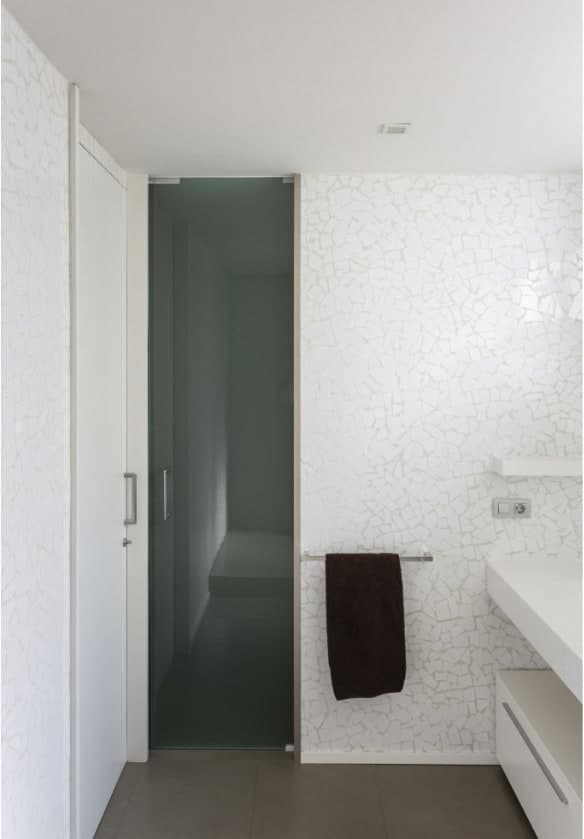 Fantastic bathroom with elegant furnishings
