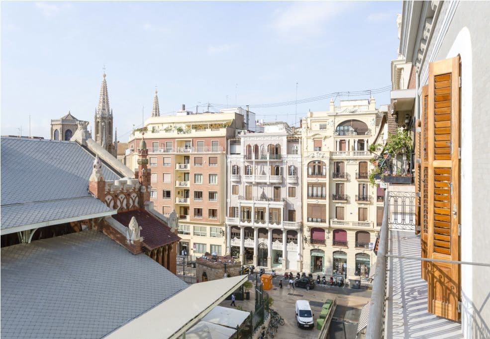 Direct views over Mercado de Colón from the balcony